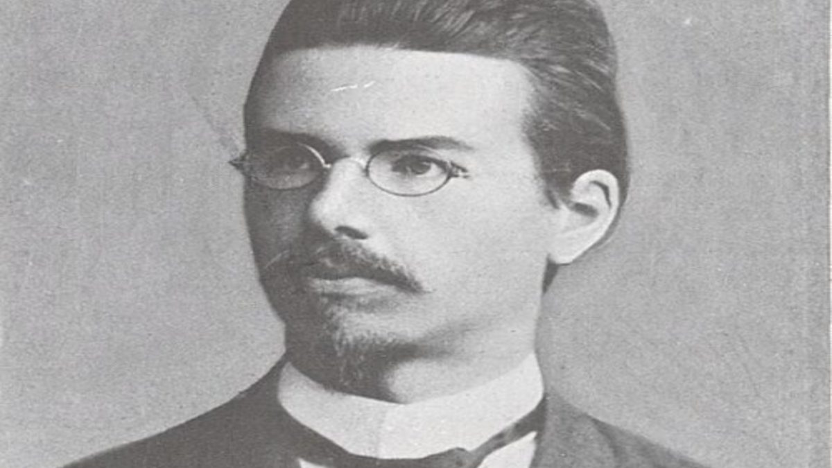 Discovery of Liquid Crystals: From 1888 Botanical Observation to Modern LCD Technology
